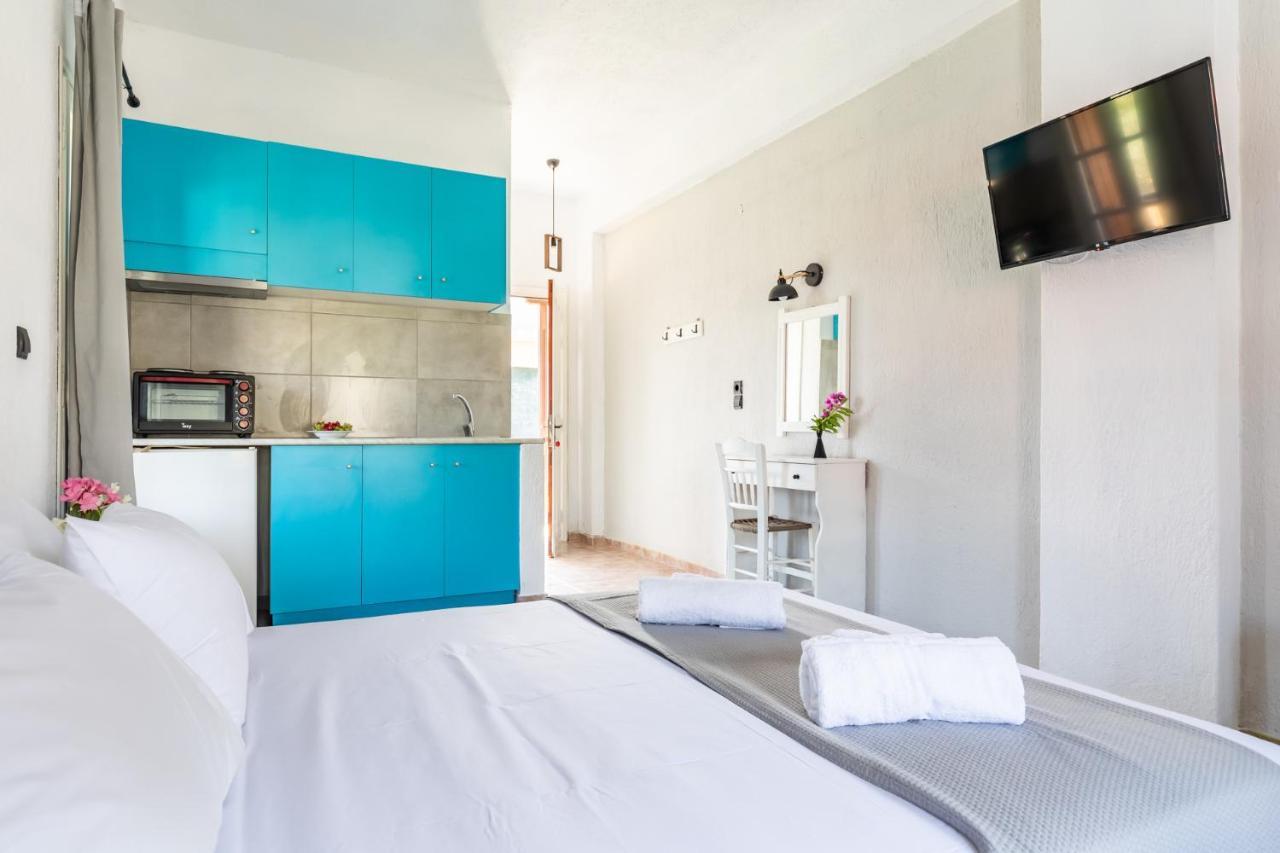 Konstantina Studios Skopelos Town Exterior photo